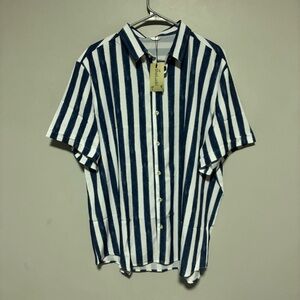 Shelucki mens NWT button down short sleeve shirt size XL Blue white